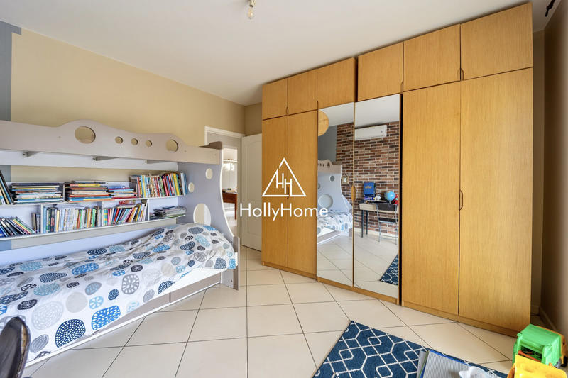 Maison - 175 m² - 6 pièces