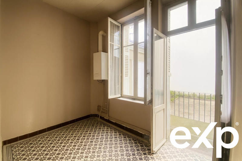 Maison - 215 m² - 11 pièces