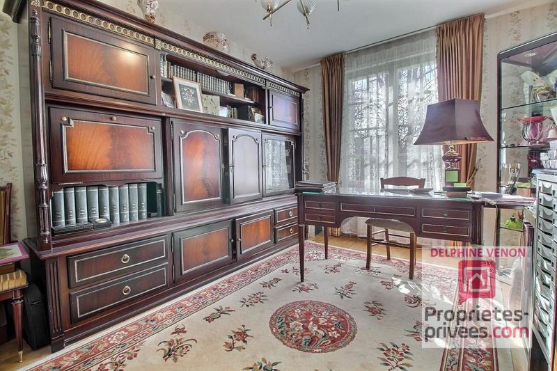 Maison - 215 m² - 7 pièces