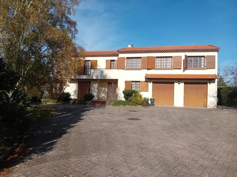 Maison - 211 m² - 6 pièces