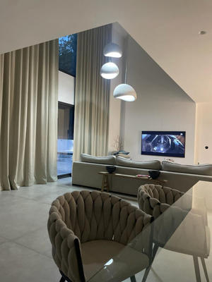 Villa - 223 m² - 8 pièces