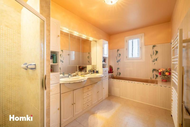 Villa - 166 m² - 6 pièces