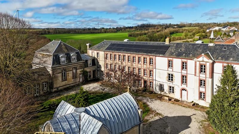 Demeure - 915 m² - 40 pièces