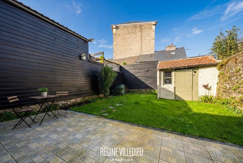 Maison - 121 m² - 6 pièces