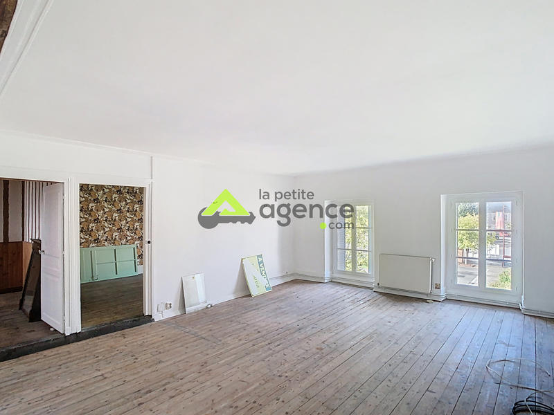 Maison - 285 m² - 11 pièces