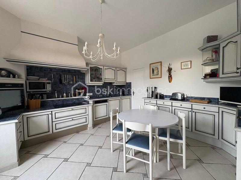 Maison de maîtres - 279 m² - 8 pièces