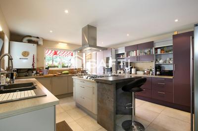 Maison - 276 m² - 10 pièces