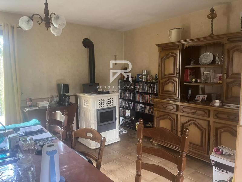 Maison - 1 000 m² - 8 pièces