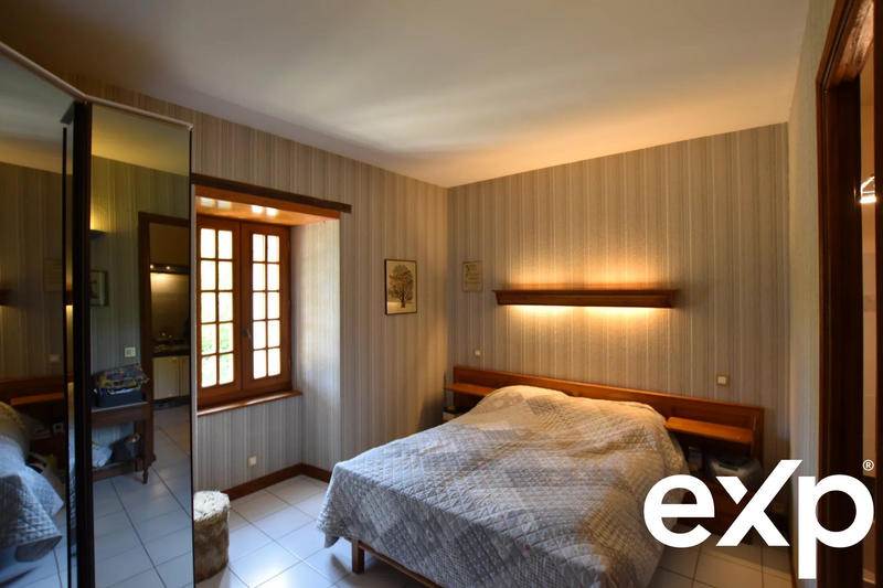 Maison traditionnelle - 201 m²