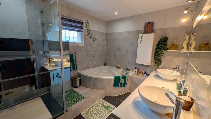 Villa - 166 m² - 5 pièces