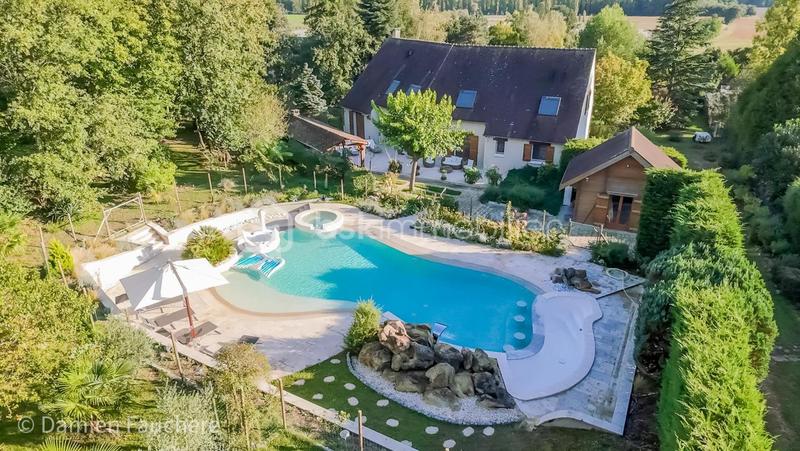 Demeure - 320 m² - 10 pièces