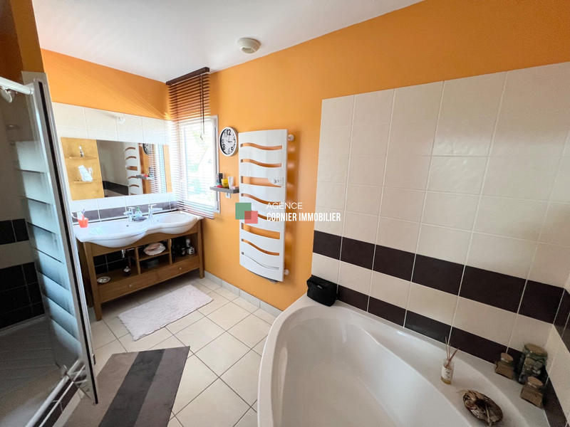 Maison - 180 m² - 7 pièces