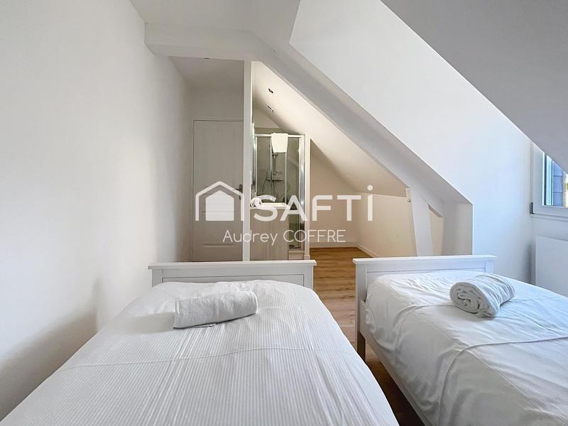 Villa - 215 m² - 10 pièces