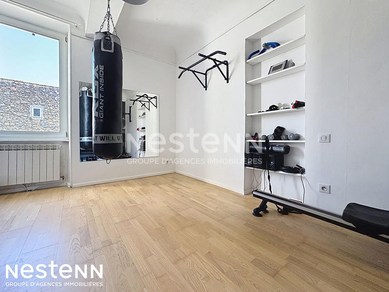 Maison - 242 m² - 8 pièces