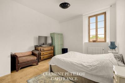 Maison - 281 m² - 7 pièces