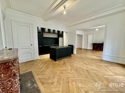 Appartement - 155 m² - 6 pièces