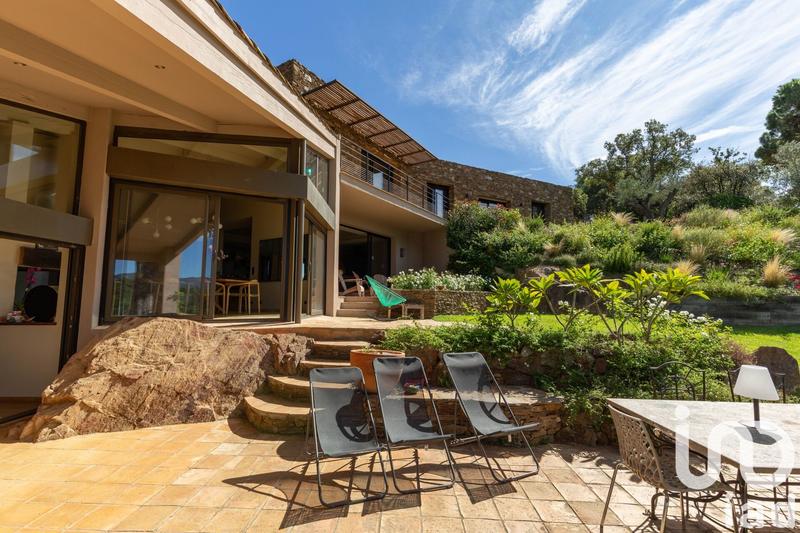 Maison de maîtres - 365 m² - 6 pièces