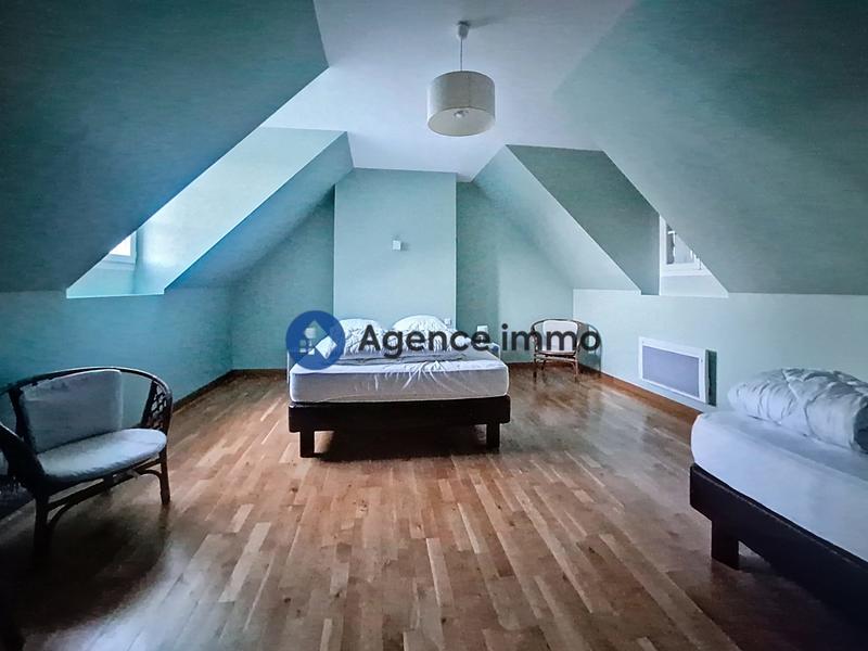 Maison - 246 m² - 10 pièces