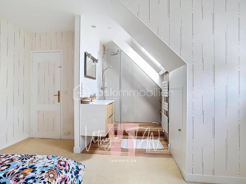 Maison - 159 m² - 5 pièces