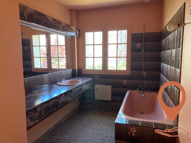 Maison ancienne - 221 m² - 6 pièces