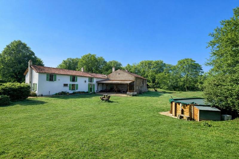 Maison - 231 m² - 7 pièces