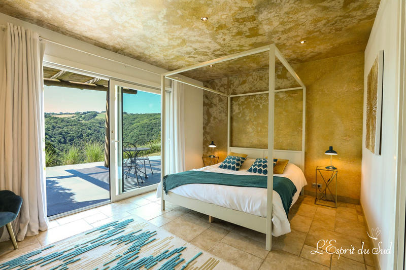 Maison - 700 m² - 26 pièces