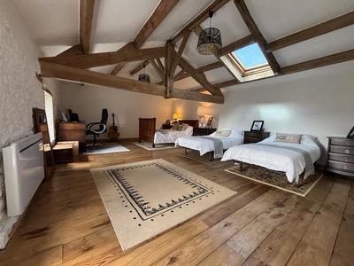 Maison - 148 m² - 8 pièces