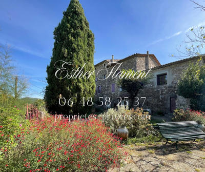 Maison - 265 m² - 11 pièces