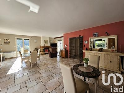 Maison - 312 m² - 9 pièces