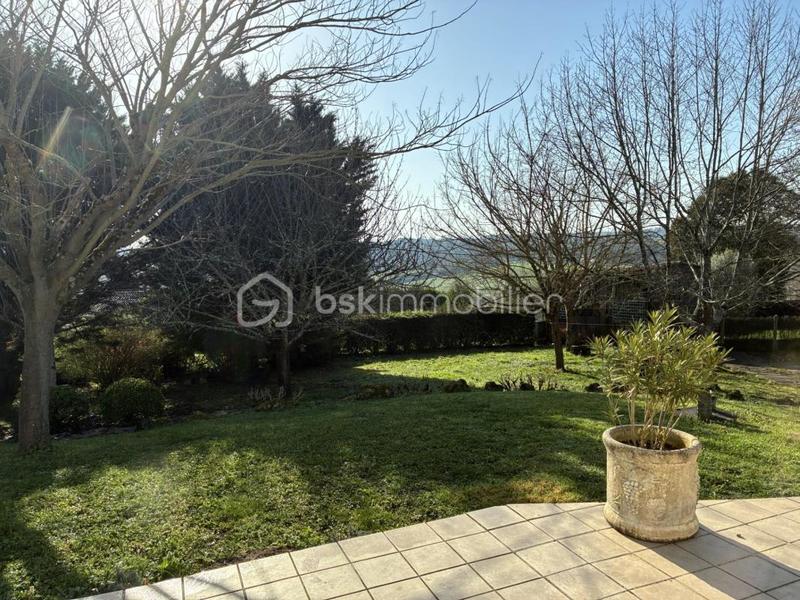 Maison traditionnelle - 145 m² - 8 pièces