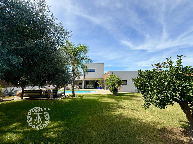 Villa - 237 m² - 5 pièces