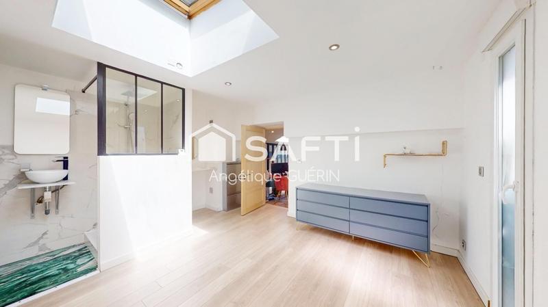 Maison - 318 m² - 9 pièces