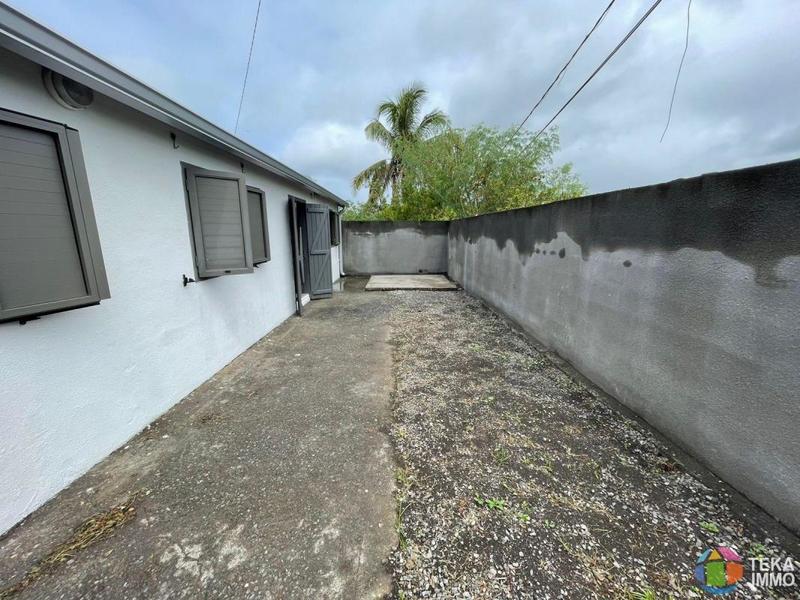 Local commercial - 85 m² - 3 pièces