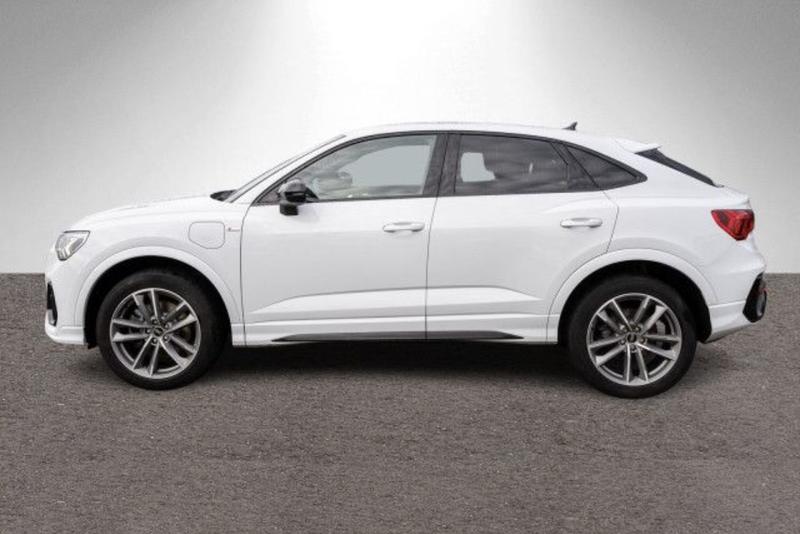 Audi Q3 Sportback 45 TFSIe 245 s-Line Hybride Rechargeable / Camera de Recul Sieges Elec Coffre Regulateur Distance Keyless