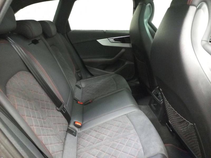 Audi A4 Avant 40 Tdi 204 s tronic 7 Quattro Competition