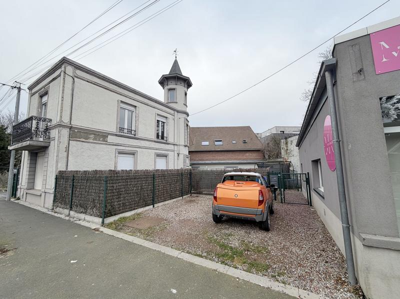 Maison ancienne - 203 m² - 8 pièces