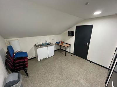 Local commercial - 180 m² - 5 pièces