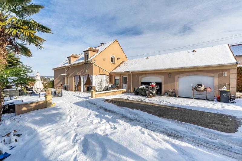 Maison - 185 m² - 7 pièces