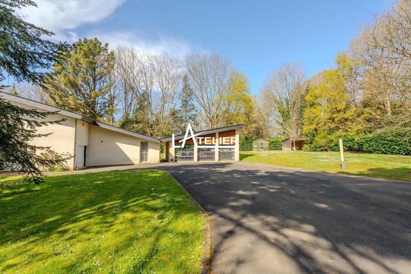 Propriété - 220 m² - 7 pièces