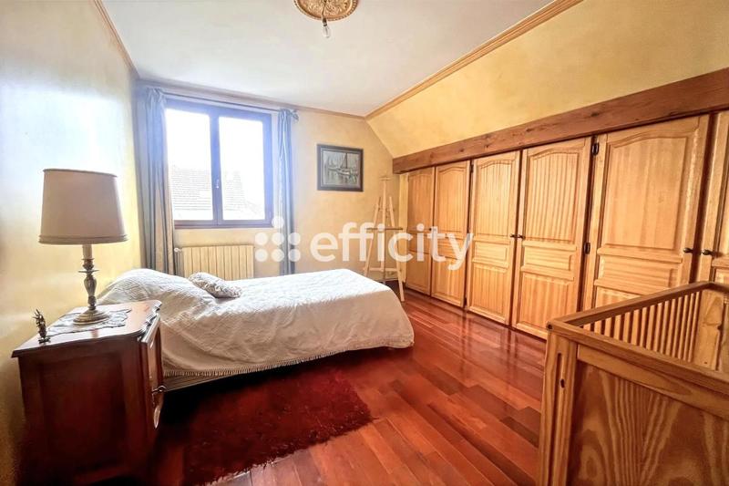 Pavillon - 156 m² - 7 pièces