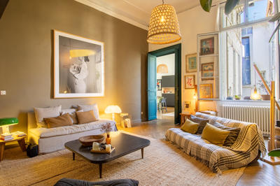 Appartement - 227 m² - 7 pièces