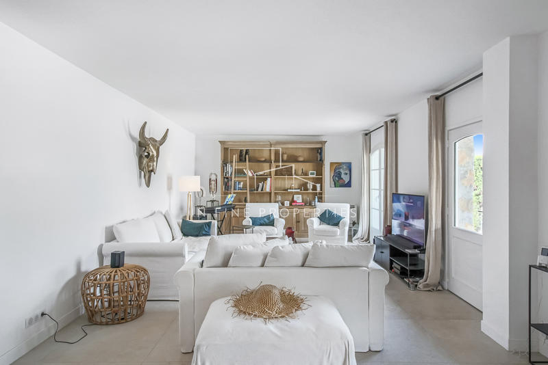 Maison - 180 m² - 6 pièces