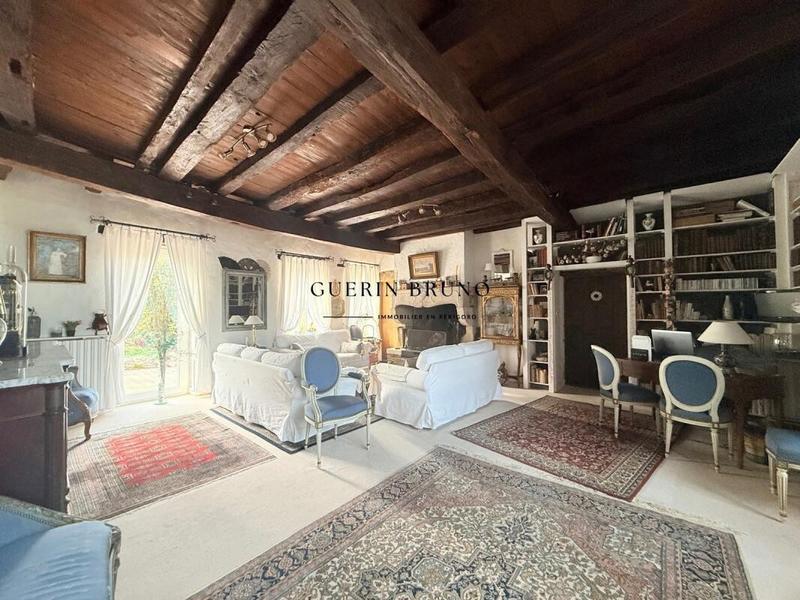 Propriété - 364 m² - 10 pièces