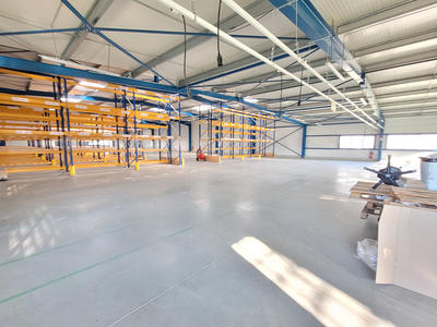 Local d'activité / Entrepôt - 1 204 m²