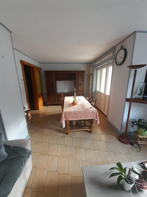 Appartement ancien - 90 m² - 4 pièces