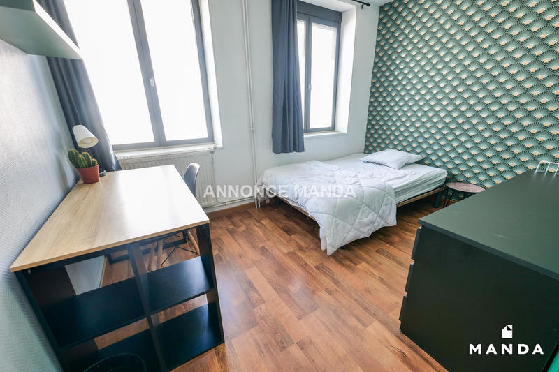 Chambre - 10 m² - 7 pièces