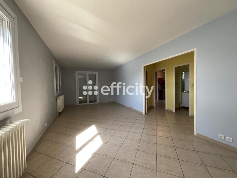 Maison - 215 m² - 11 pièces