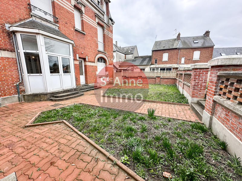 Maison - 300 m² - 12 pièces