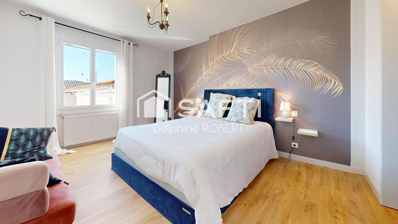 Maison - 275 m² - 8 pièces