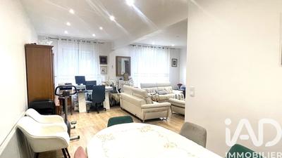 Maison - 201 m² - 7 pièces